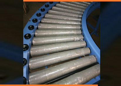 Spiral gravity roller conveyor